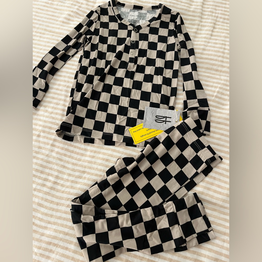 NWT- Forever French Checkered Pajama set - Picture 3 of 4